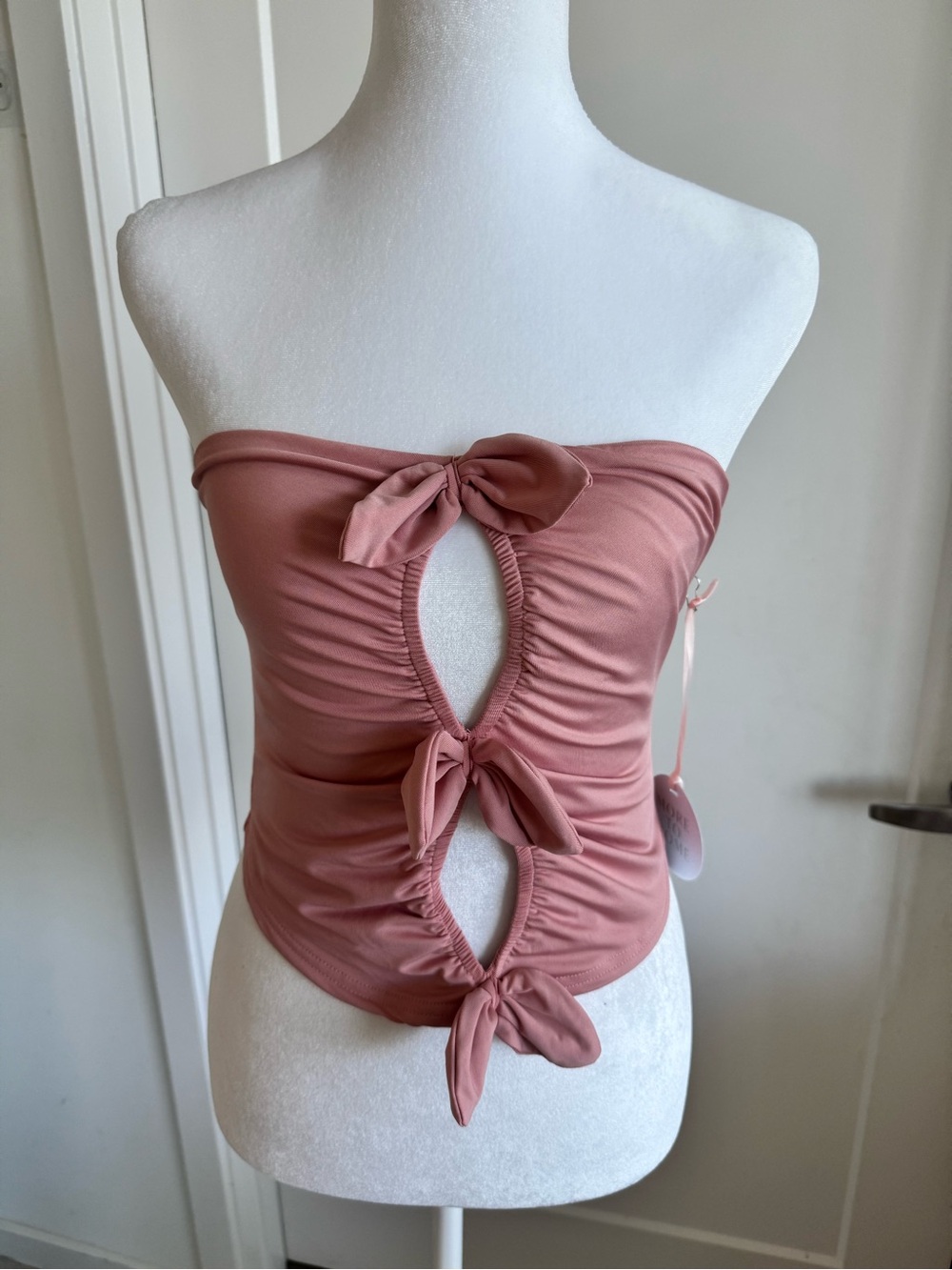 Strapless pink Tie-Front top